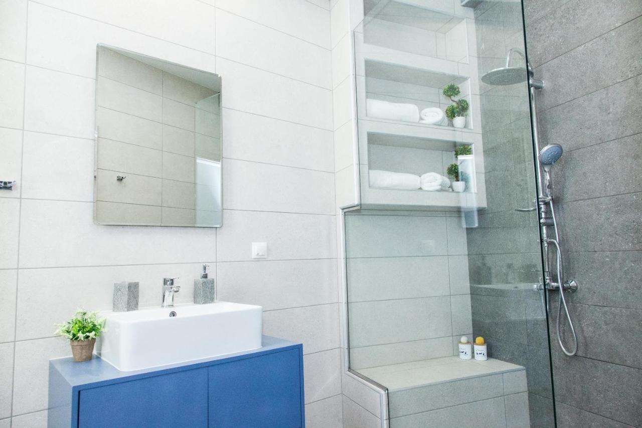 A Spacious Brand New Studio Ideal For 2 A Apartment เอเธนส์ ภายนอก รูปภาพ